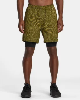 Yogger Train 2-In-1 17" Workout Shorts - Motif Golden