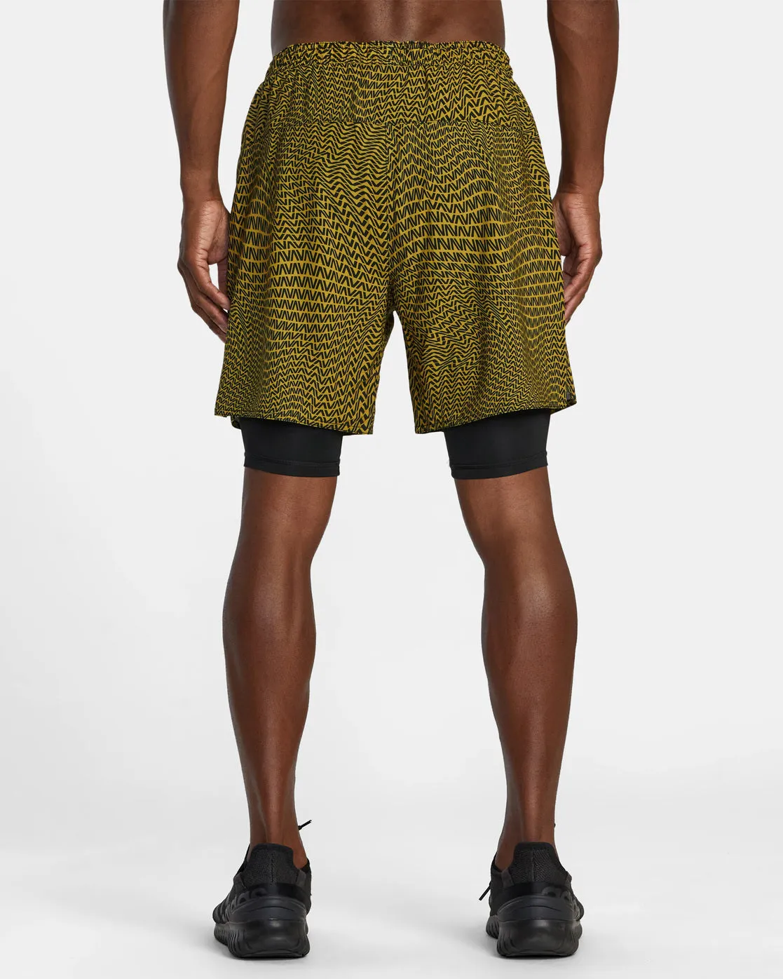 Yogger Train 2-In-1 17" Workout Shorts - Motif Golden